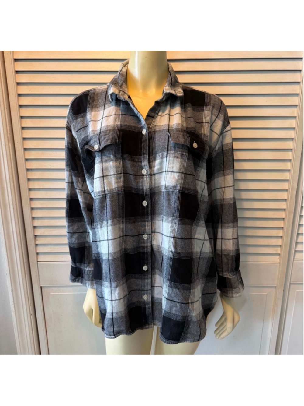 Old Navy Plaid Flannel Button Down Shirt 2X Black & White